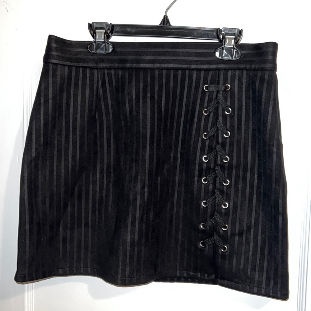 Windsor black and light / grey/ light black stripe skirt
